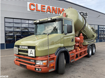 Caminhão limpa fossa SCANIA T124