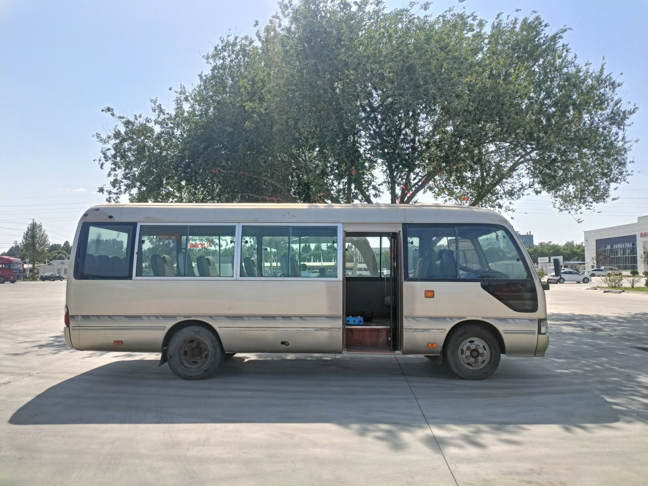 Minibus, Furgão de passageiros TOYOTA Coaster passenger bus 6 cylinders diesel: foto 6