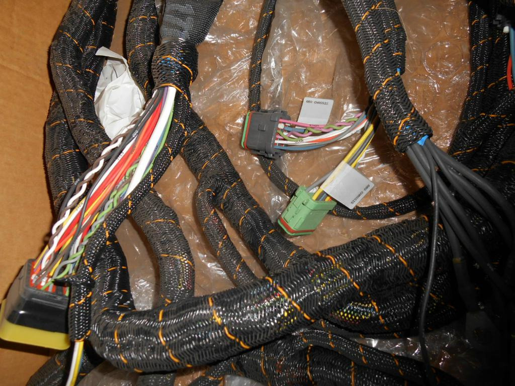 Cables/ Wire harness para Máquina de construção novo Caterpillar 2427090 -: foto 3