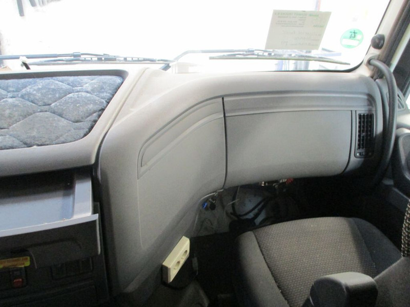 Cabine e interior para Camião DAF XF 106 DASHBORD EURO 6 MODEL 2016: foto 2