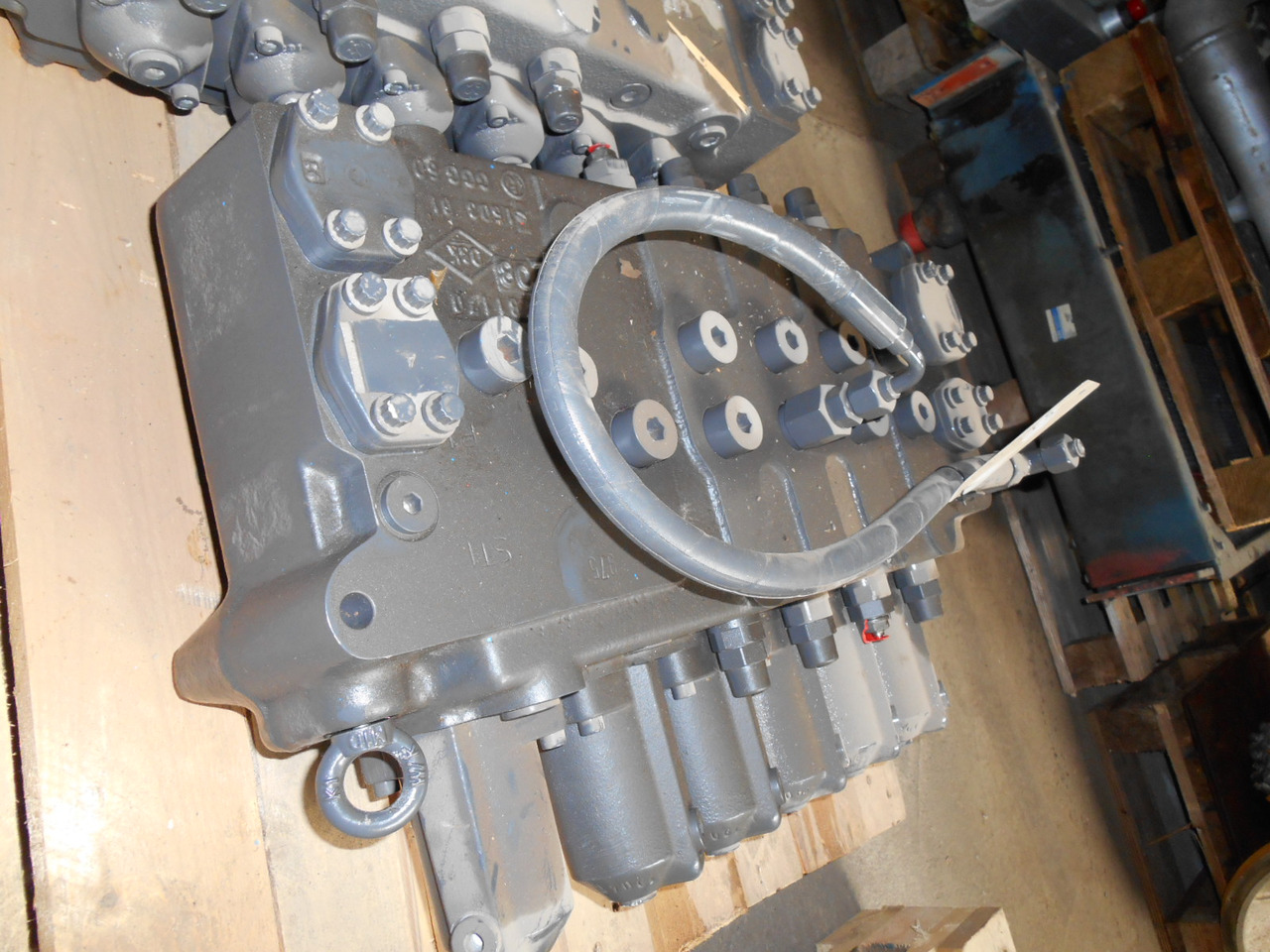 Válvula hidráulica para Máquina de construção novo O&K 1292975 -: foto 3