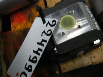 Bomba de direção para Máquina de construção O&K 2244990: foto 1