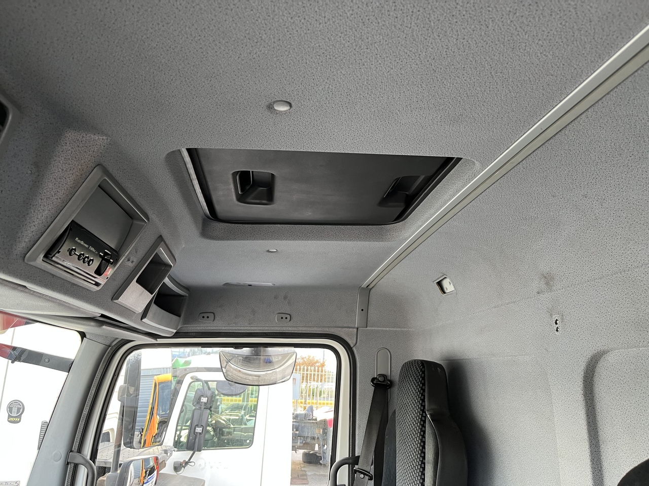Cabine e interior para Camião SHORT CAB COMPLETE ATEGO 3: foto 10