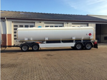 Reboque cisterna para transporte de combustível Willig Brændstof: foto 1