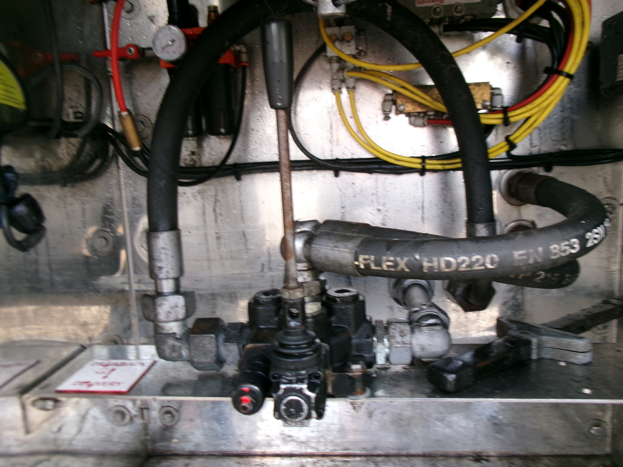 Semi-reboque cisterna para transporte de combustível Feldbinder Fuel tank alu 44.6 m3 + pump: foto 15