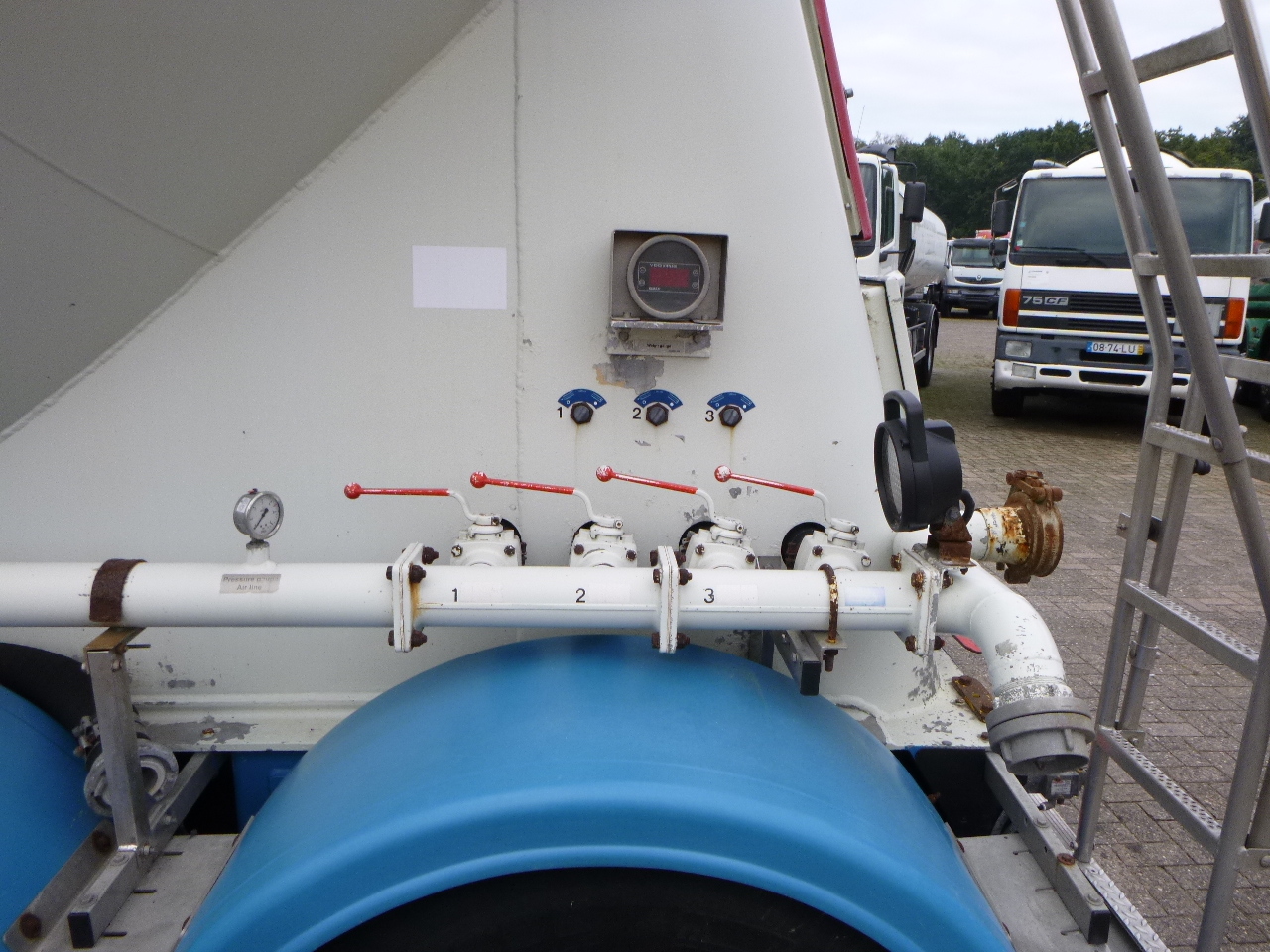 Semi-reboque cisterna para transporte de farinha Feldbinder Powder tank alu 43 m3 / 1 comp: foto 8