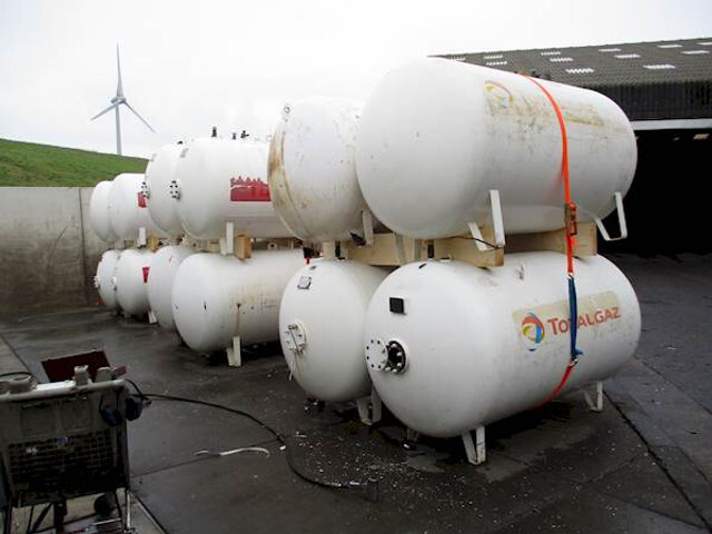 Semi-reboque cisterna LPG / GAS GASTANK 2700 LITER: foto 5