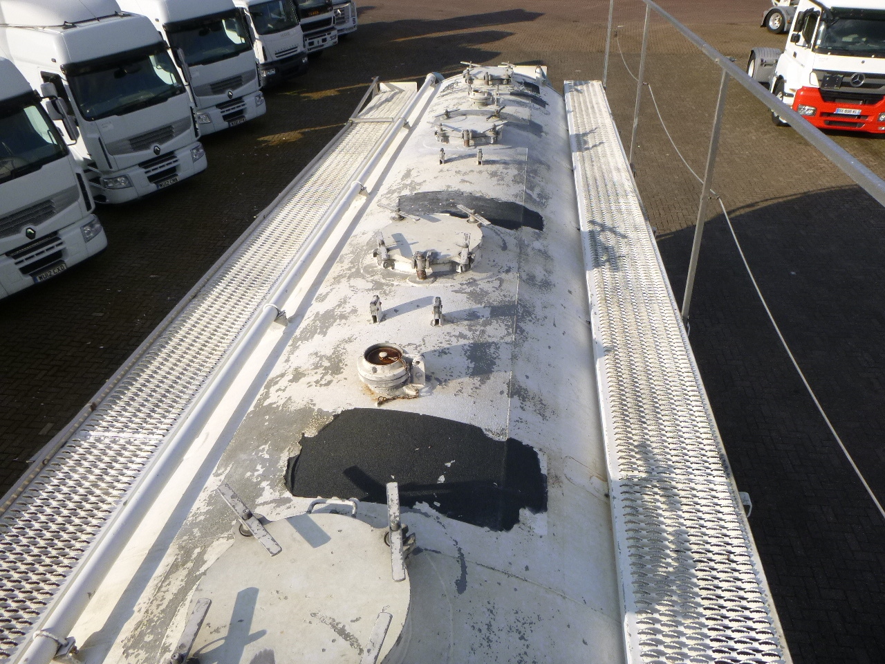 Semi-reboque cisterna para transporte de farinha L.A.G. Powder tank alu 58.5 m3 (tipping): foto 9