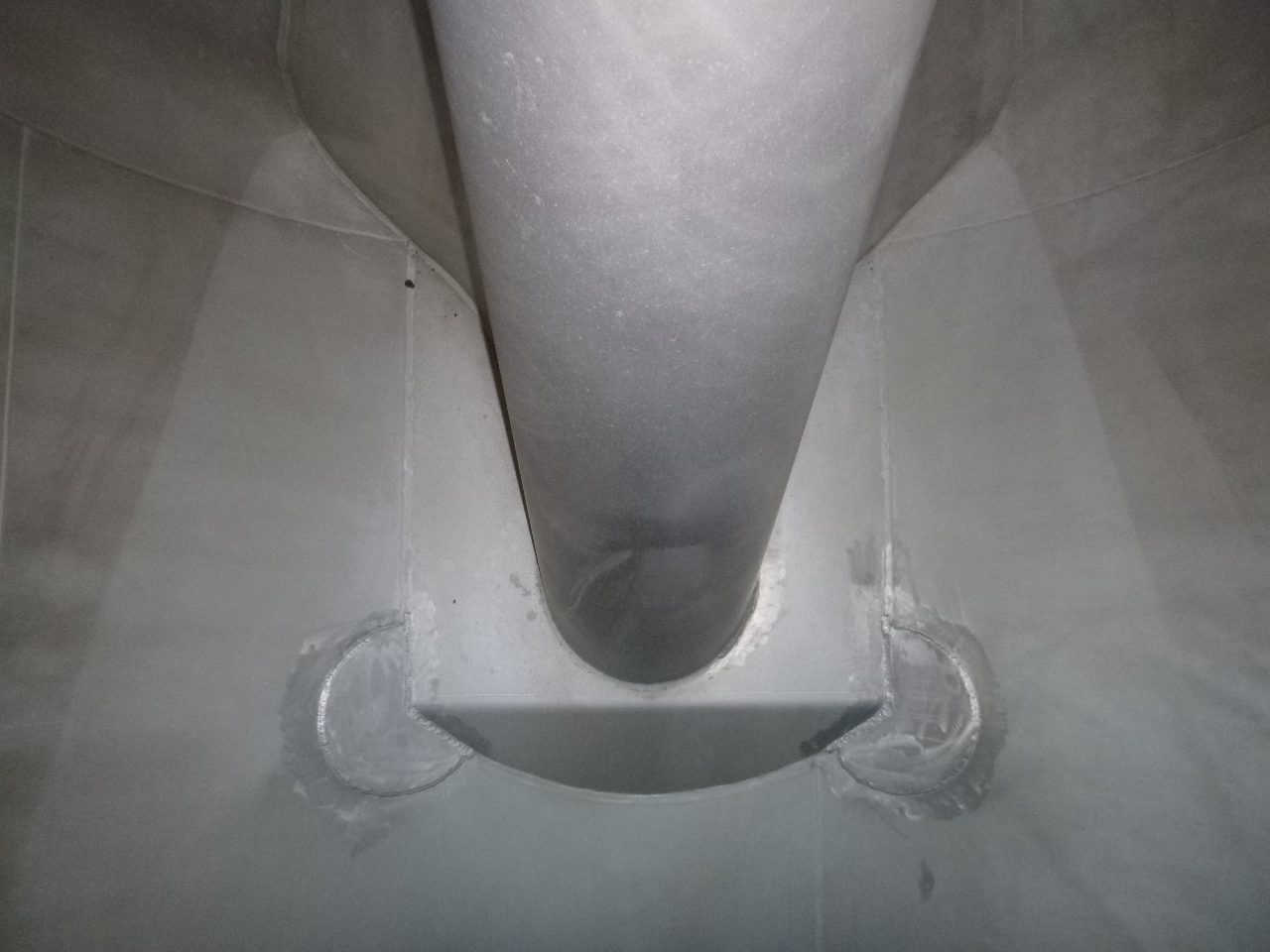 Semi-reboque cisterna para transporte de farinha L.A.G. Powder tank alu 60.5 m3 (tipping): foto 7