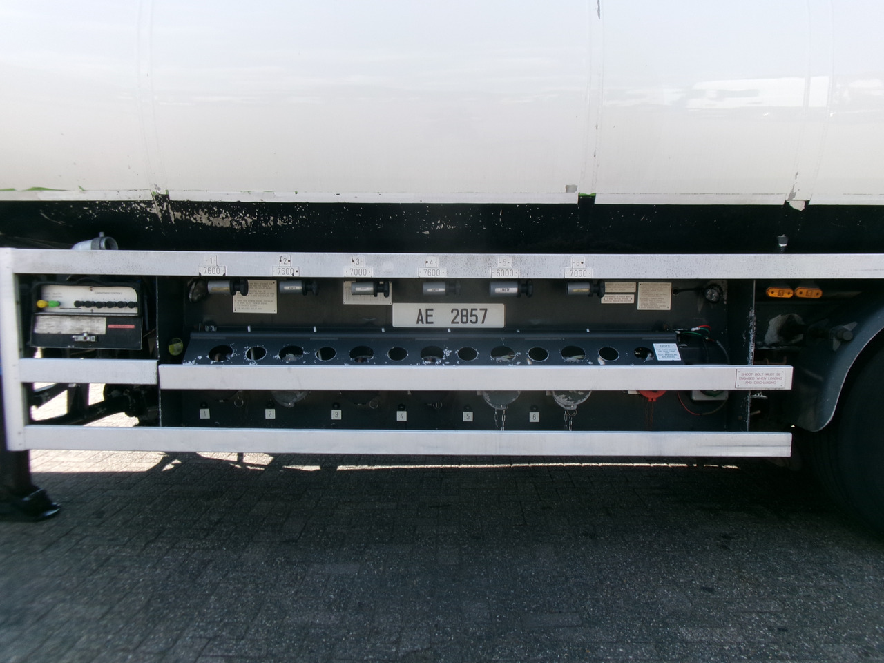 Semi-reboque cisterna para transporte de combustível Lakeland Fuel tank alu 42.8 m3 / 6 comp + pump: foto 5