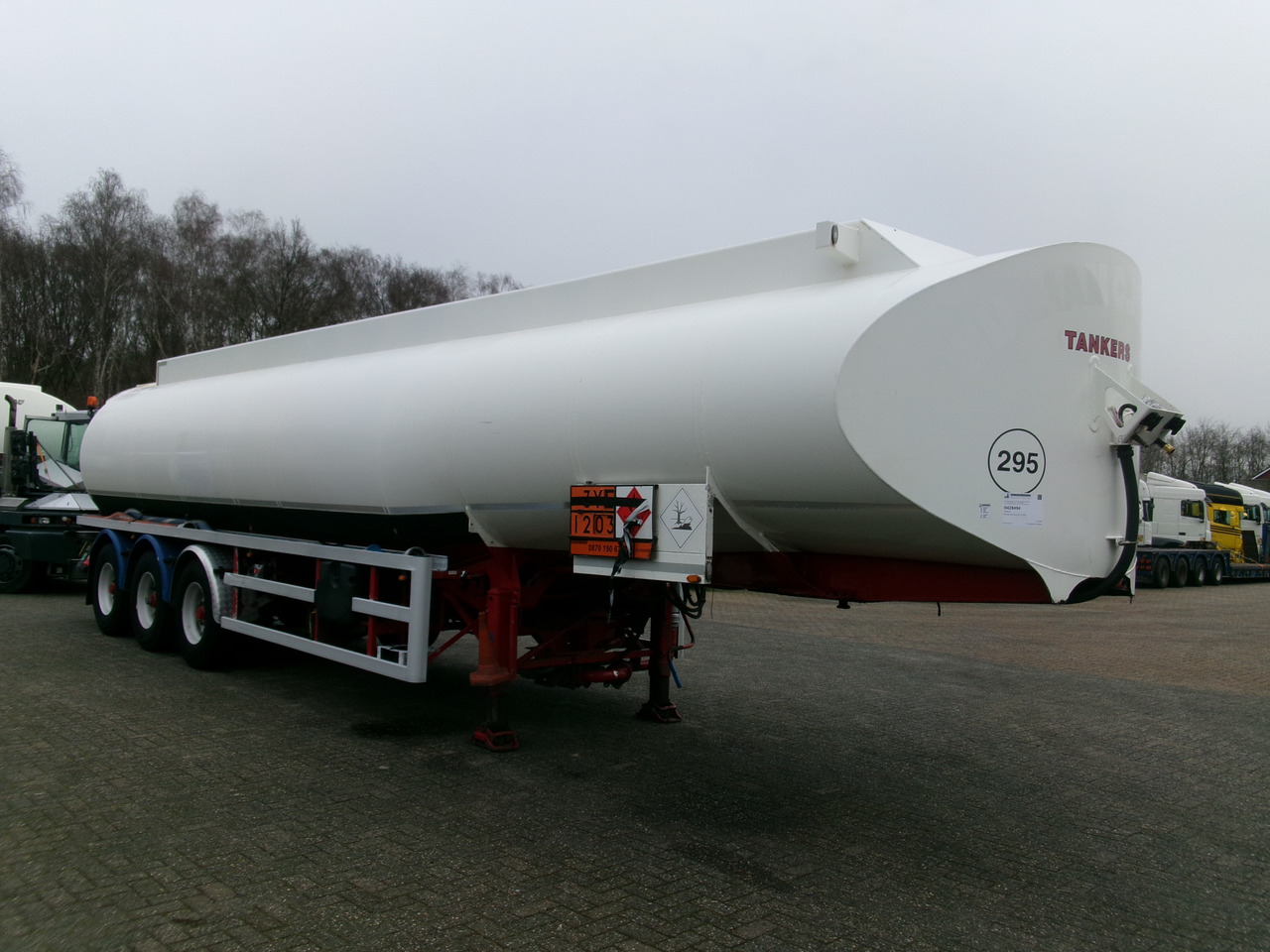 Semi-reboque cisterna para transporte de combustível Lakeland Fuel tank alu 42.8 m3 / 6 comp + pump: foto 2