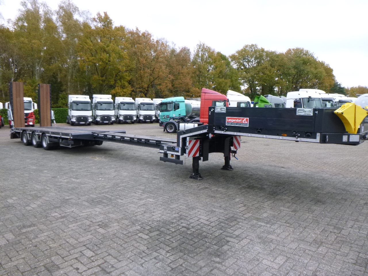 Semi-reboque baixa novo Langendorf 3-axle semi-lowbed trailer 48T ext. 13.5 m + ramps: foto 14