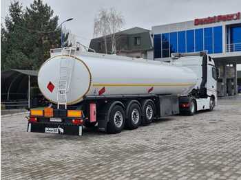 Semi-reboque cisterna para transporte de combustível Simatra NC-86: foto 1