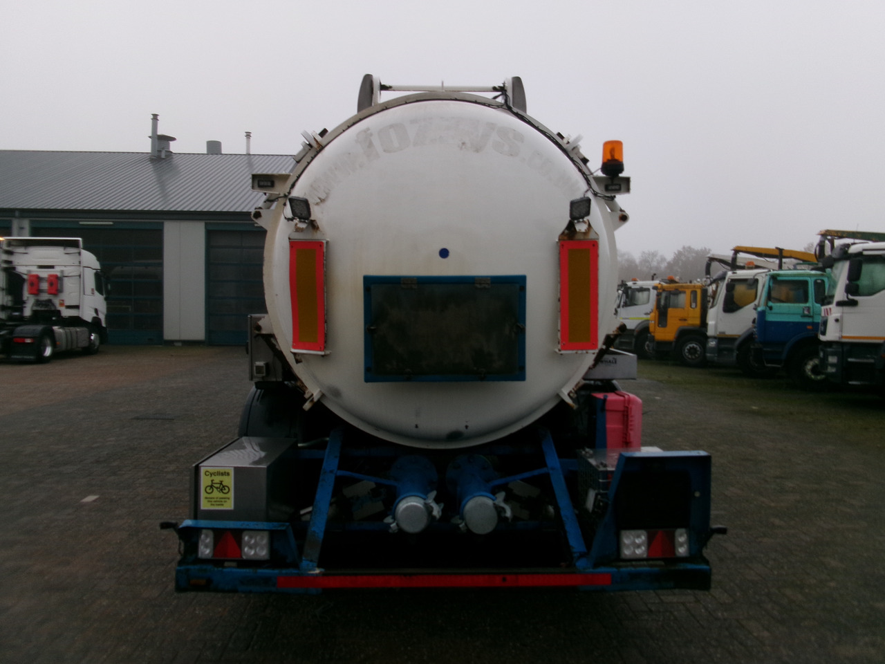 Semi-reboque silo Whale Vacuum tank inox 30 m3 / 1 comp + pump: foto 6