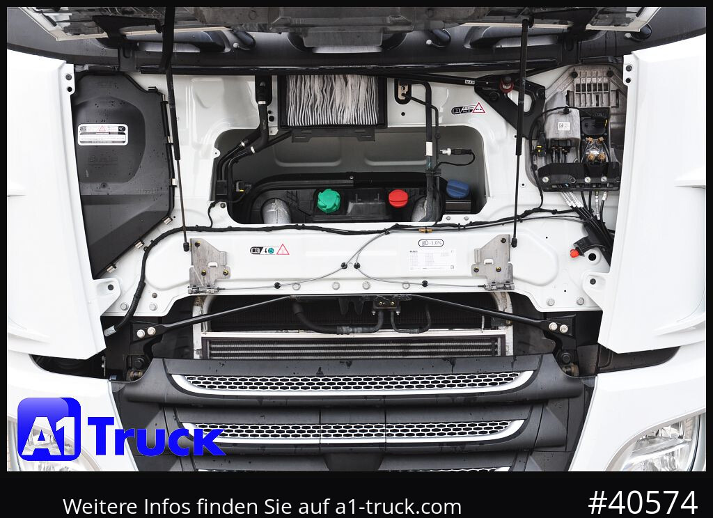 Tractor DAF XF 530 SSC, Volumen, vers.Sattelplatte, Intarder, Standklima,