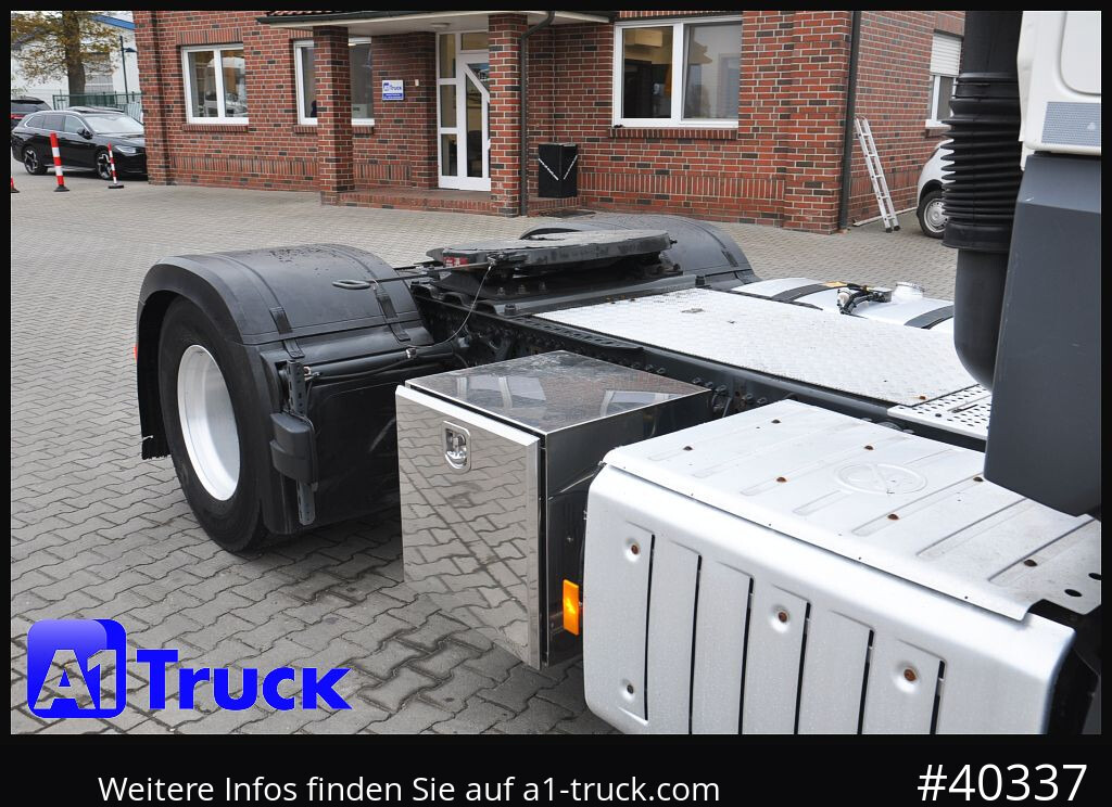 Tractor MERCEDES-BENZ 1843 StreamSpace GGVS ADR FL AT