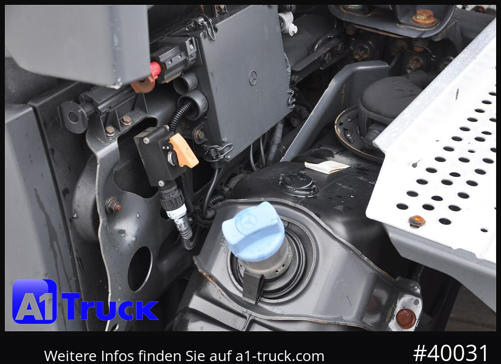 Tractor MERCEDES-BENZ 1843 StreamSpace GGVS ADR FL AT