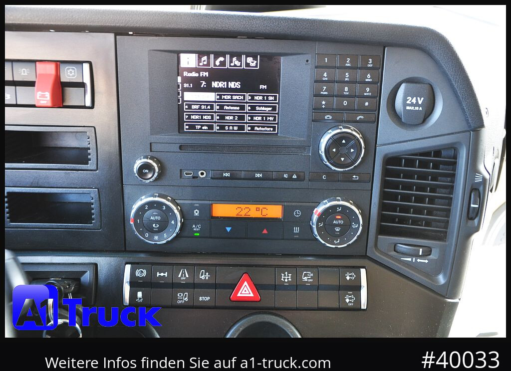 Tractor MERCEDES-BENZ 1843 StreamSpace GGVS ADR FL AT
