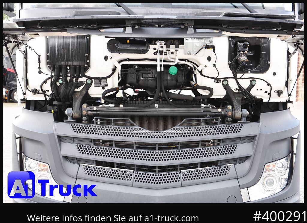 Tractor MERCEDES-BENZ 1843 StreamSpace GGVS ADR FL AT