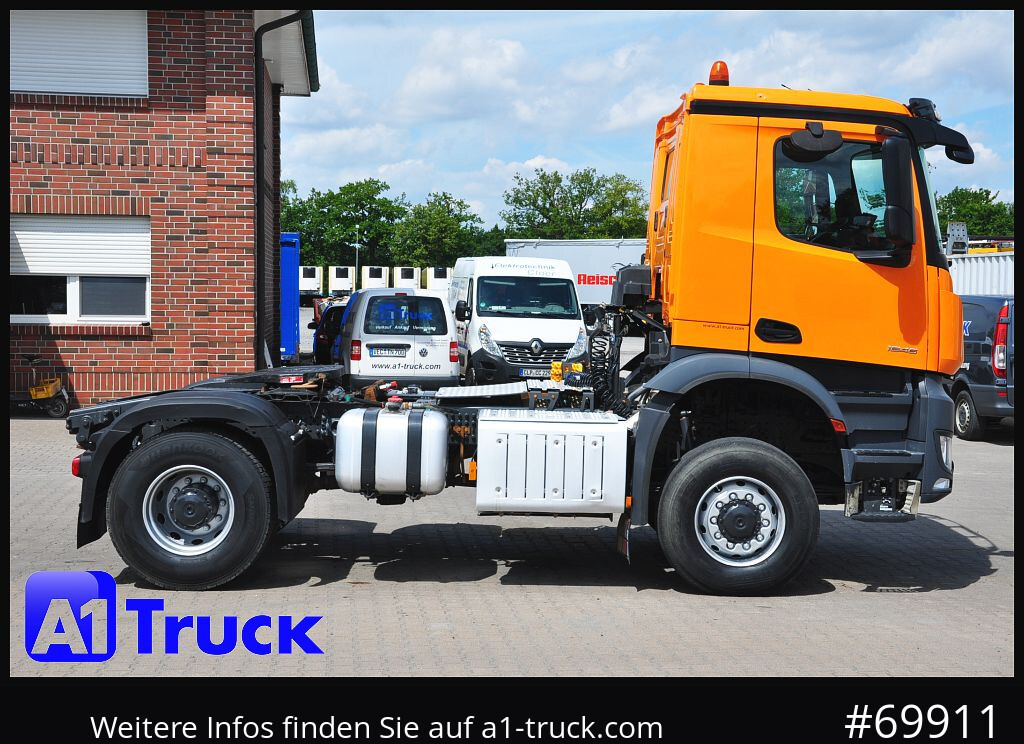 Tractor MERCEDES-BENZ 1845 Arocs BB 4x4 Allrad Hydraulik,