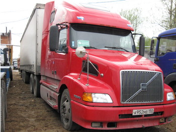 VOLVO VOLVO VNL - Tractor