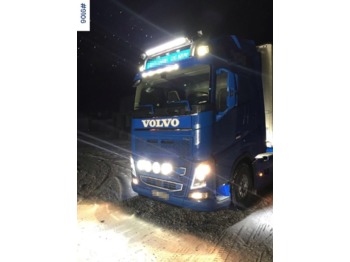 Tractor Volvo FH16: foto 1