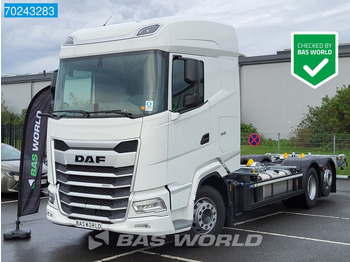 Camião transportador de contêineres/ Caixa móvel DAF XG