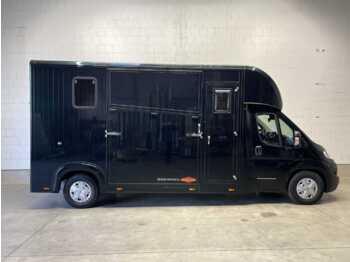Camião de transporte de cavalos FIAT