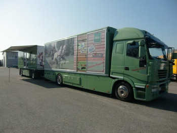 Camião de transporte de cavalos IVECO Stralis
