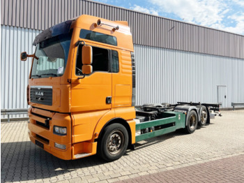 Camião transportador de contêineres/ Caixa móvel MAN TGA 26.440