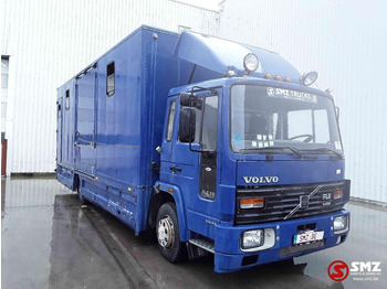Camião transporte de gado VOLVO FL6