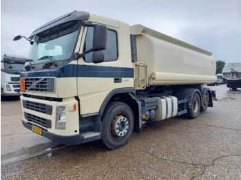 Camião cisterna VOLVO FM