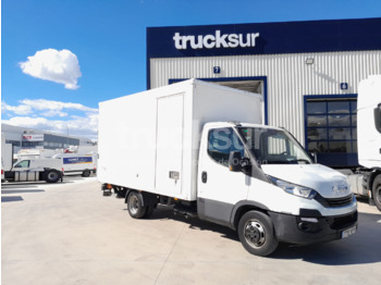 Carrinha de contentor IVECO Daily 35C15