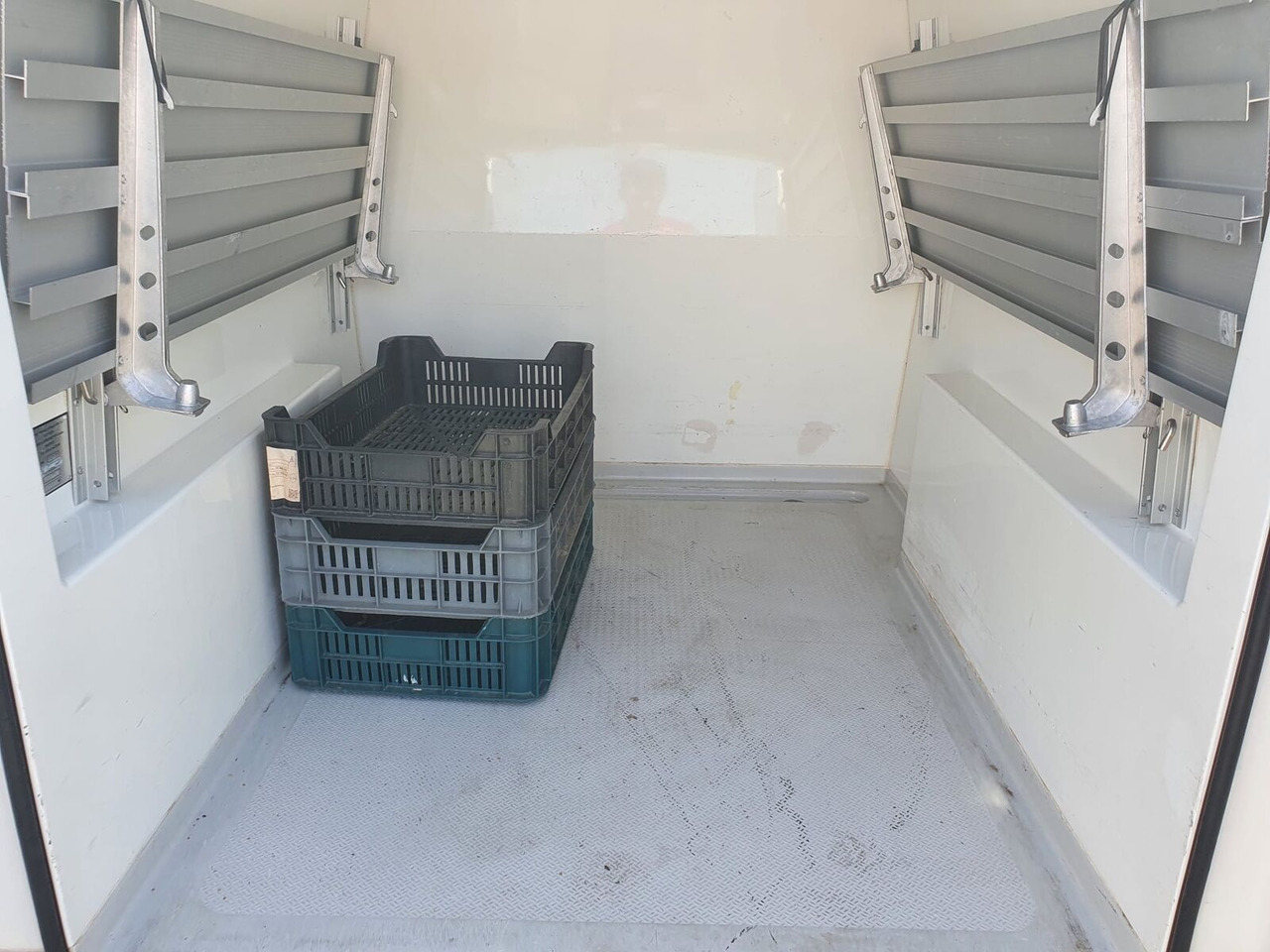 Carrinha frigorífica FIAT Doblo 1.3 JTD Isotherm Van - 3,5t: foto 10