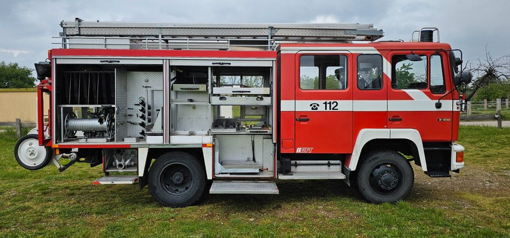 Carro de bombeiro MAN 12.232 Allrad Feuerwehr mit Sperren: foto 12