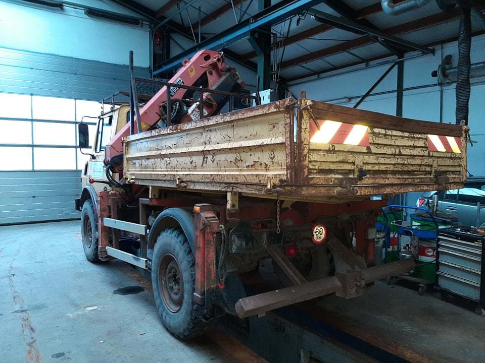 Veículo municipal/ Especial, Camião de caixa aberta/ Plataforma Mercedes Unimog U1250: foto 3