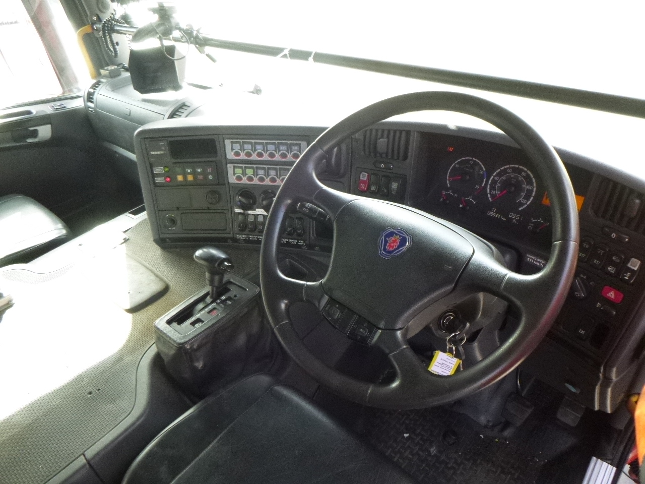 Carro de bombeiro Scania P310 6x2 RHD fire truck + pump, ladder & manlift: foto 30