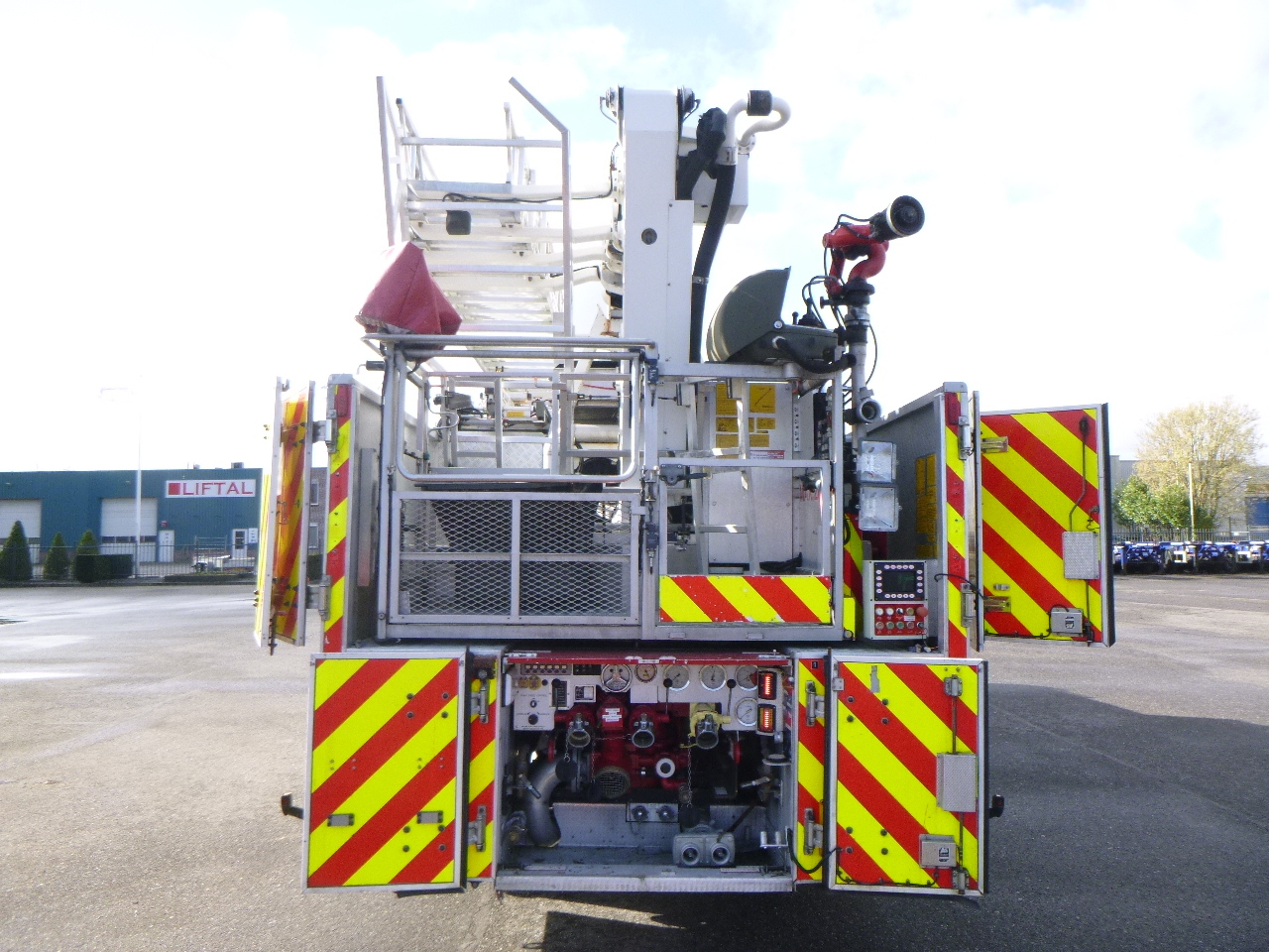 Carro de bombeiro Scania P310 6x2 RHD fire truck + pump, ladder & manlift: foto 12