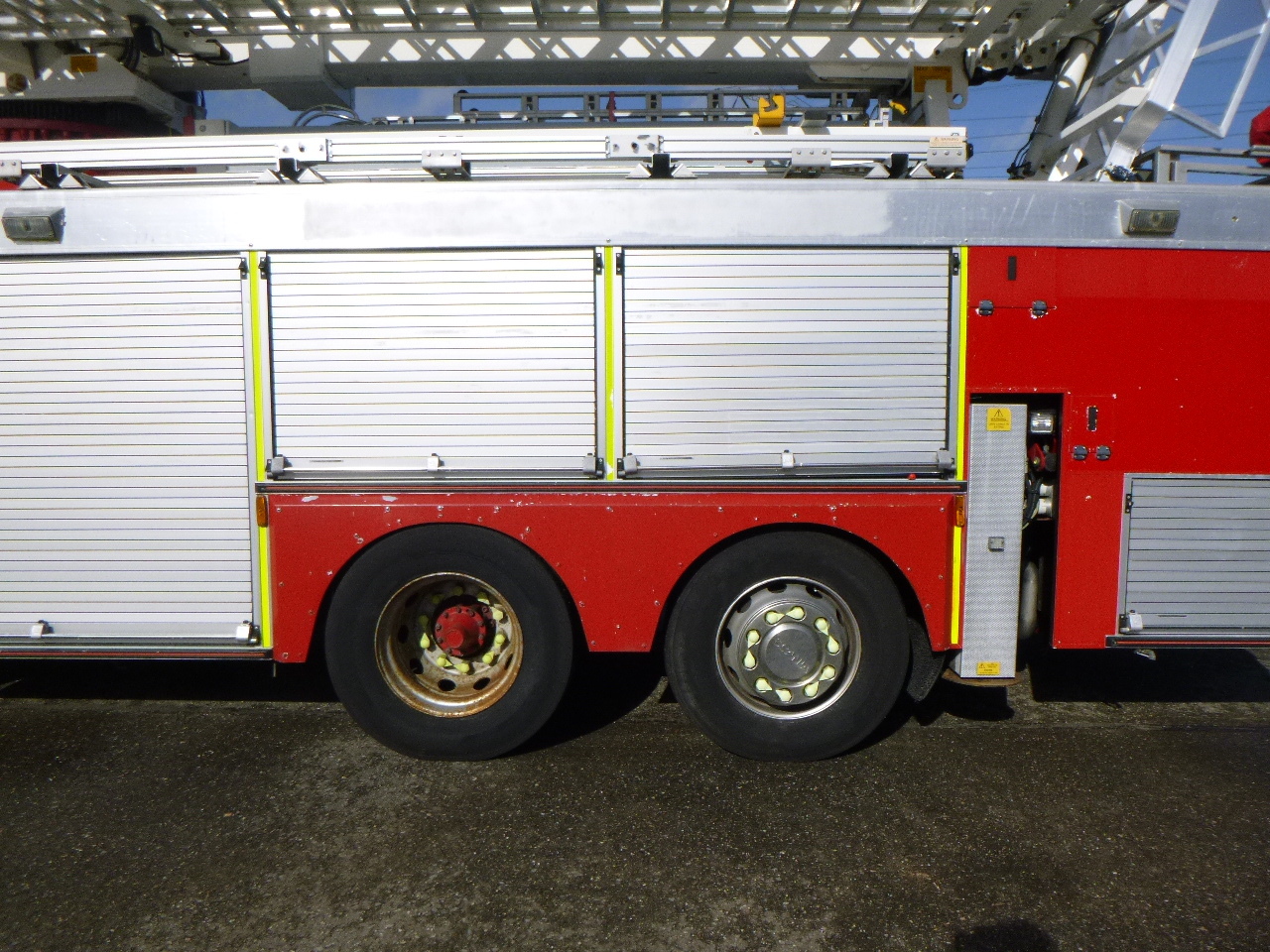 Carro de bombeiro Scania P310 6x2 RHD fire truck + pump, ladder & manlift: foto 5