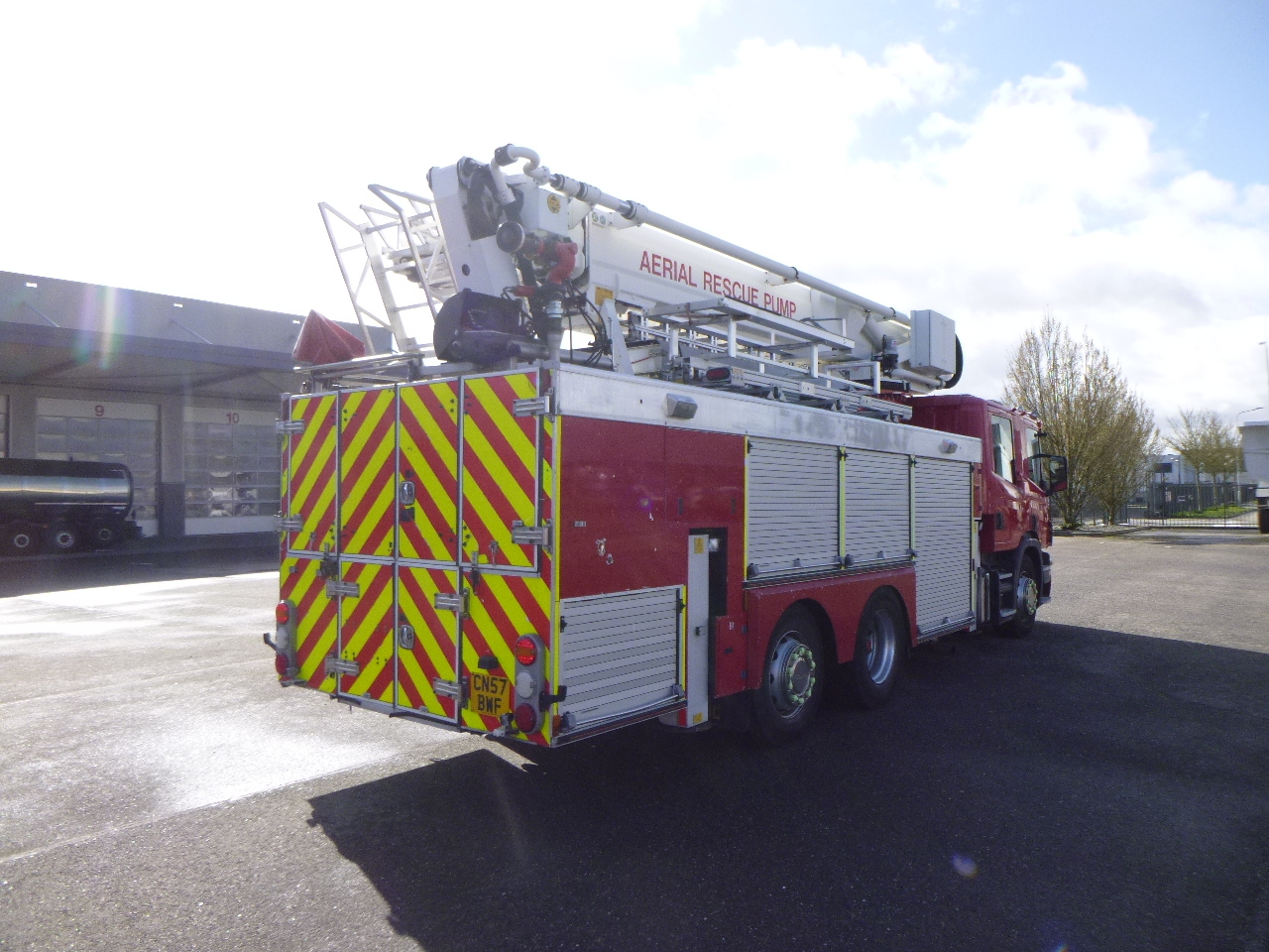 Carro de bombeiro Scania P310 6x2 RHD fire truck + pump, ladder & manlift: foto 4