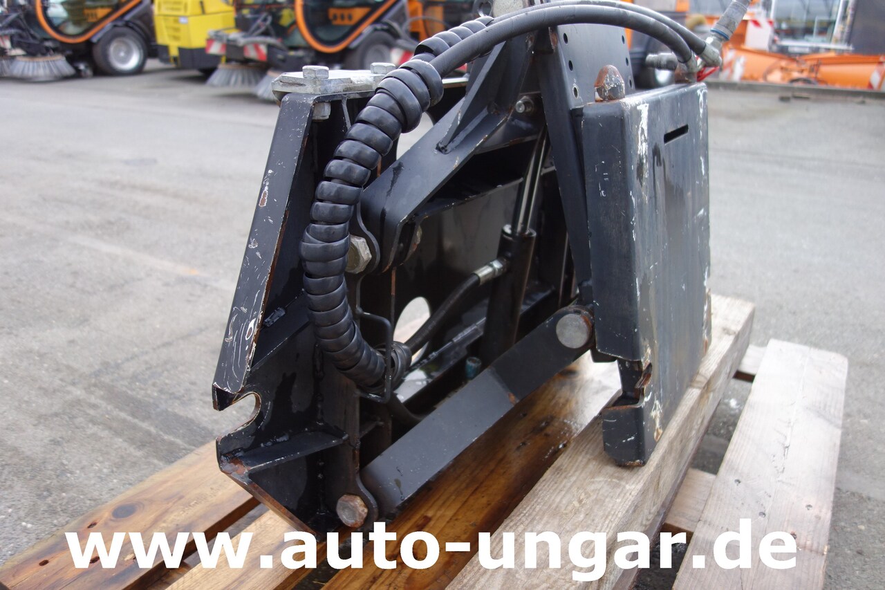 Trator municipal Unimog Multicar Frontanbau Adapterplatte Frontkraftheber Unimog-Multicar: foto 11