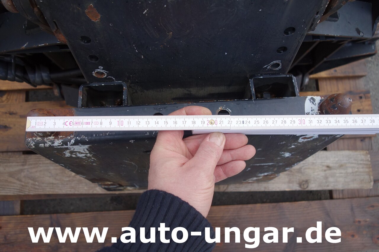 Trator municipal Unimog Multicar Frontanbau Adapterplatte Frontkraftheber Unimog-Multicar: foto 13