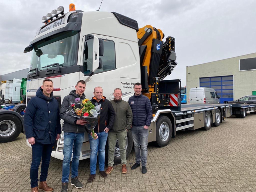 Used Truck Point BV - Tractores VOLVO undefined: foto 16