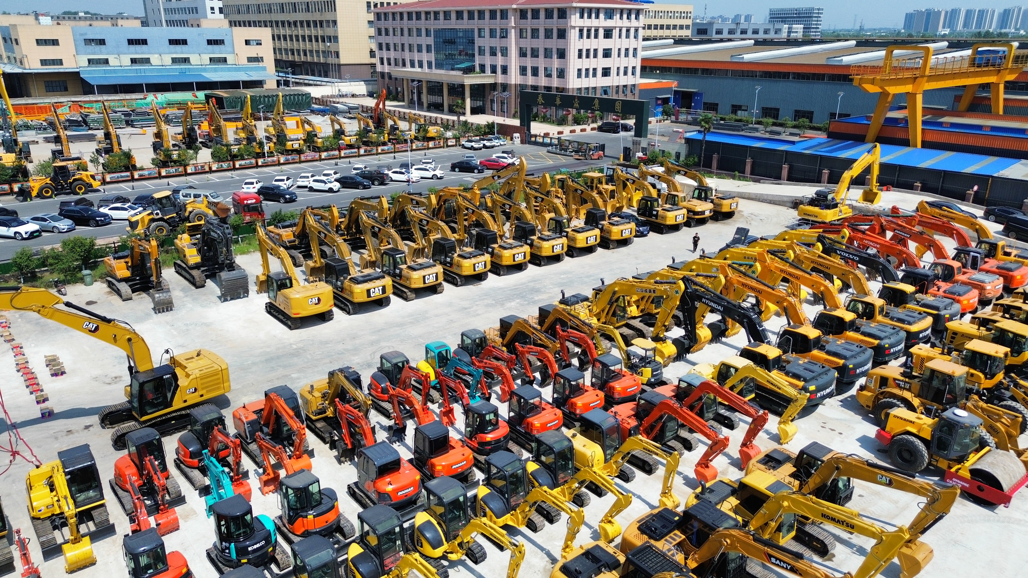 Toaks International Trading Company - Camiões SINOTRUK - Ano: 2017, Euro 4, ar condicionado undefined: foto 3