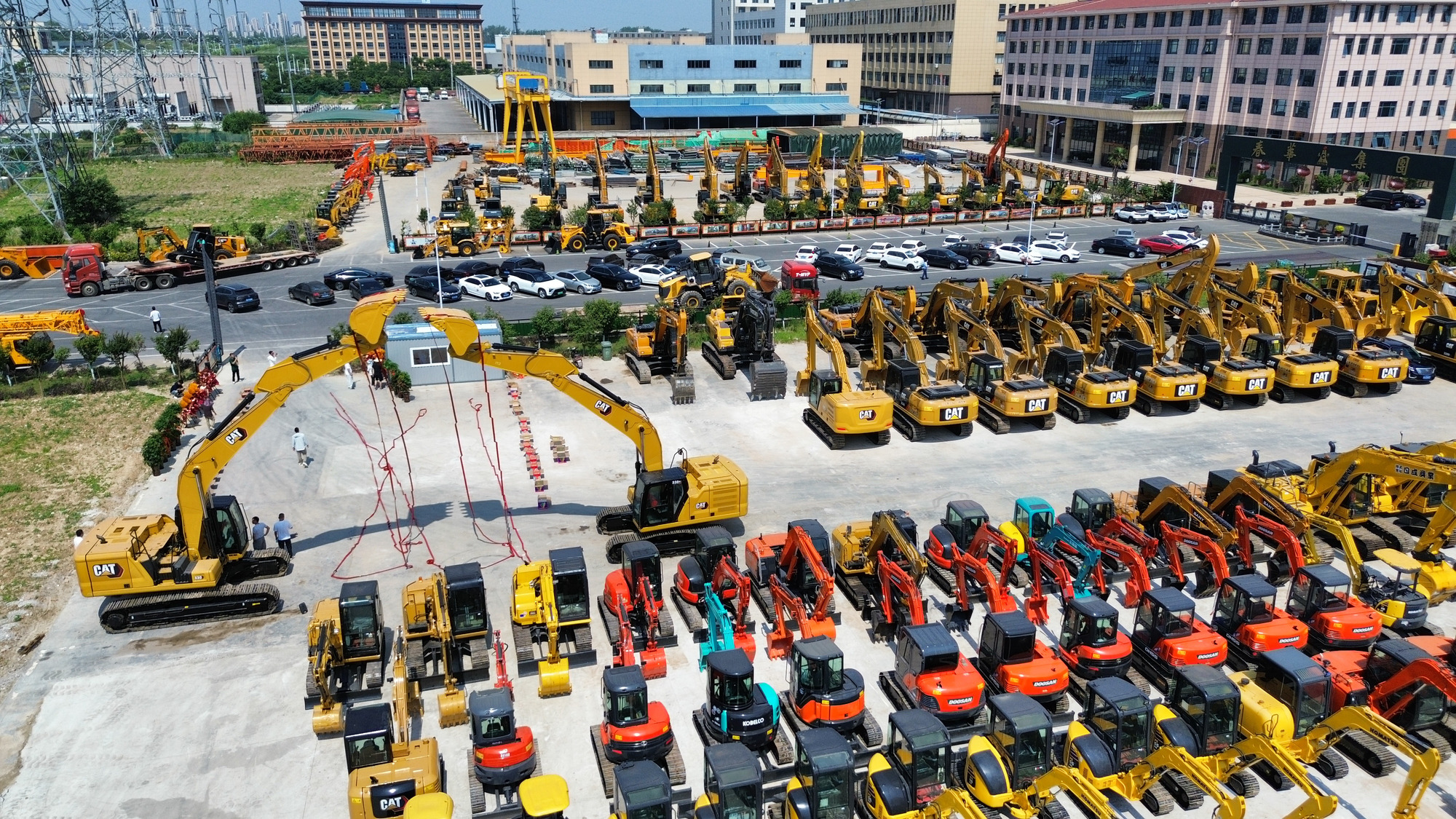 Toaks International Trading Company - Camiões SINOTRUK - Ano: 2017, Euro 4, ar condicionado undefined: foto 1