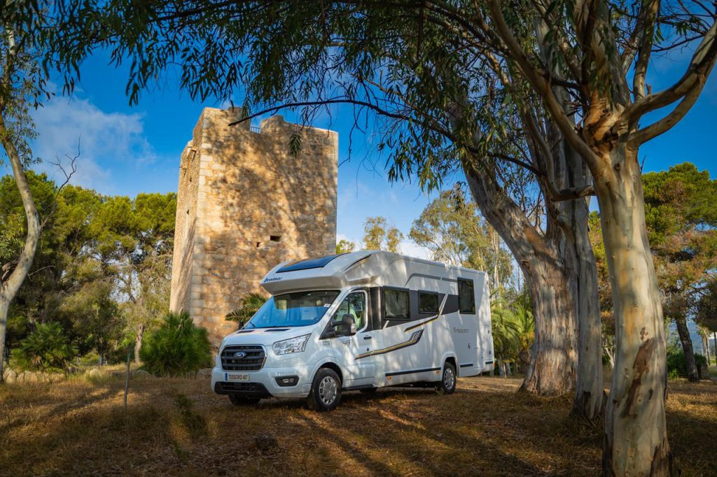 2 AP SPÓŁKA Z OGRANICZONĄ ODPOWIEDZIALNOŚCIĄ - Autocaravanas - caixa de velocidades: automática undefined: foto 1