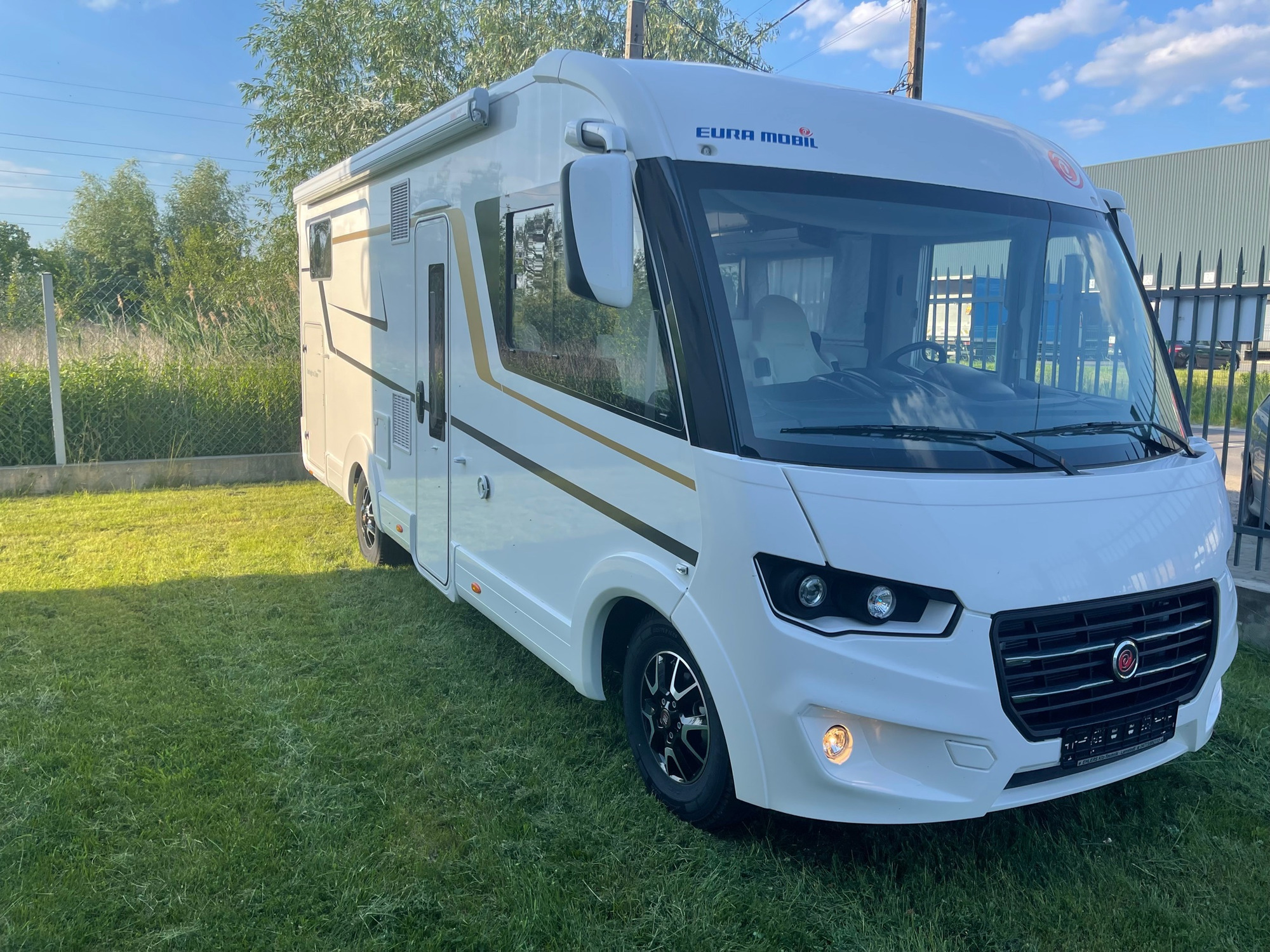 2 AP SPÓŁKA Z OGRANICZONĄ ODPOWIEDZIALNOŚCIĄ - Autocaravanas - caixa de velocidades: automática undefined: foto 3