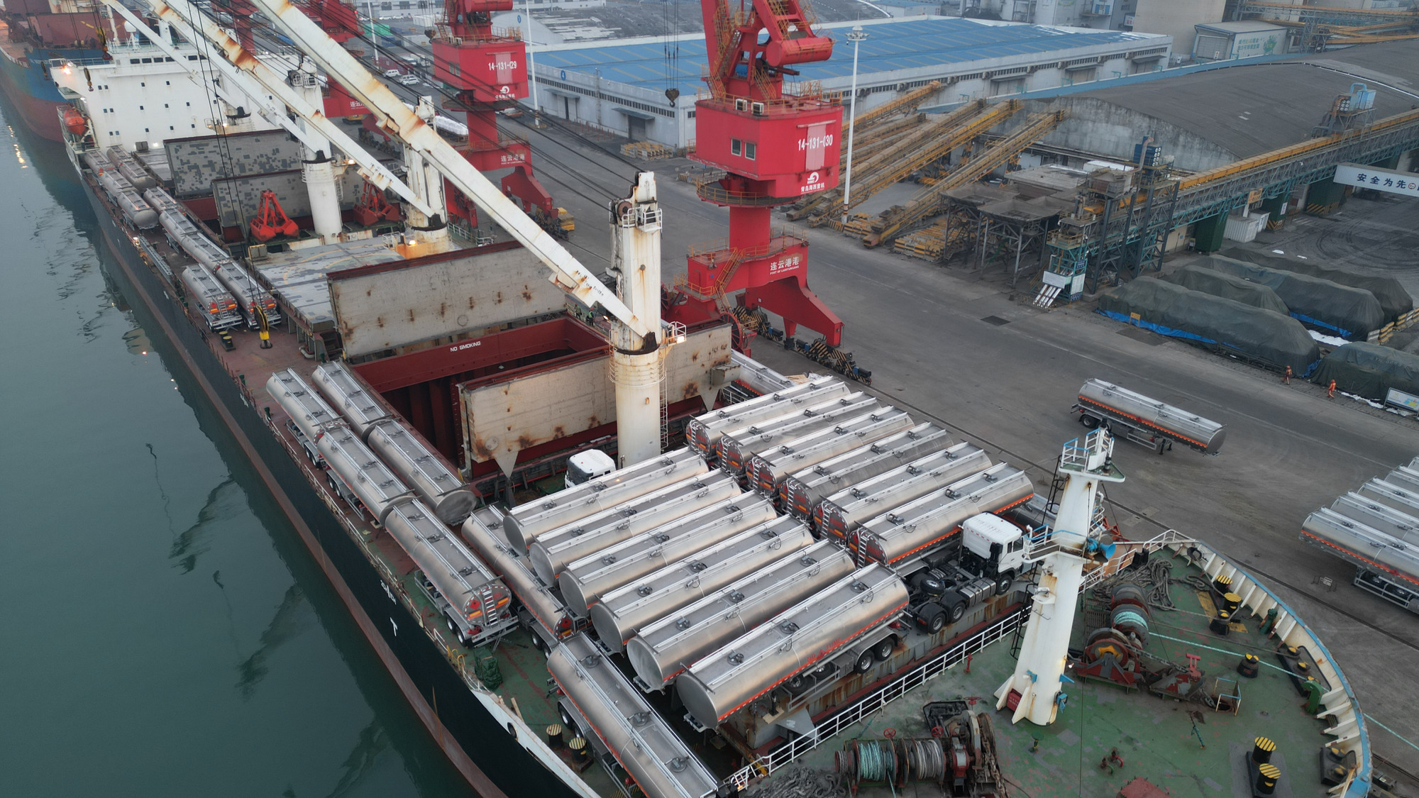 Qingdao Higher Weight Trade Co. LTD - Camiões - novo, volante à direita undefined: foto 2