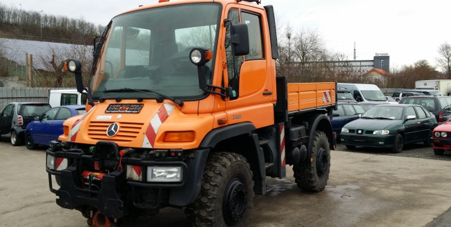 1&1 - Automobile - Veículos municipais/ Especiais UNIMOG U300 undefined: foto 1