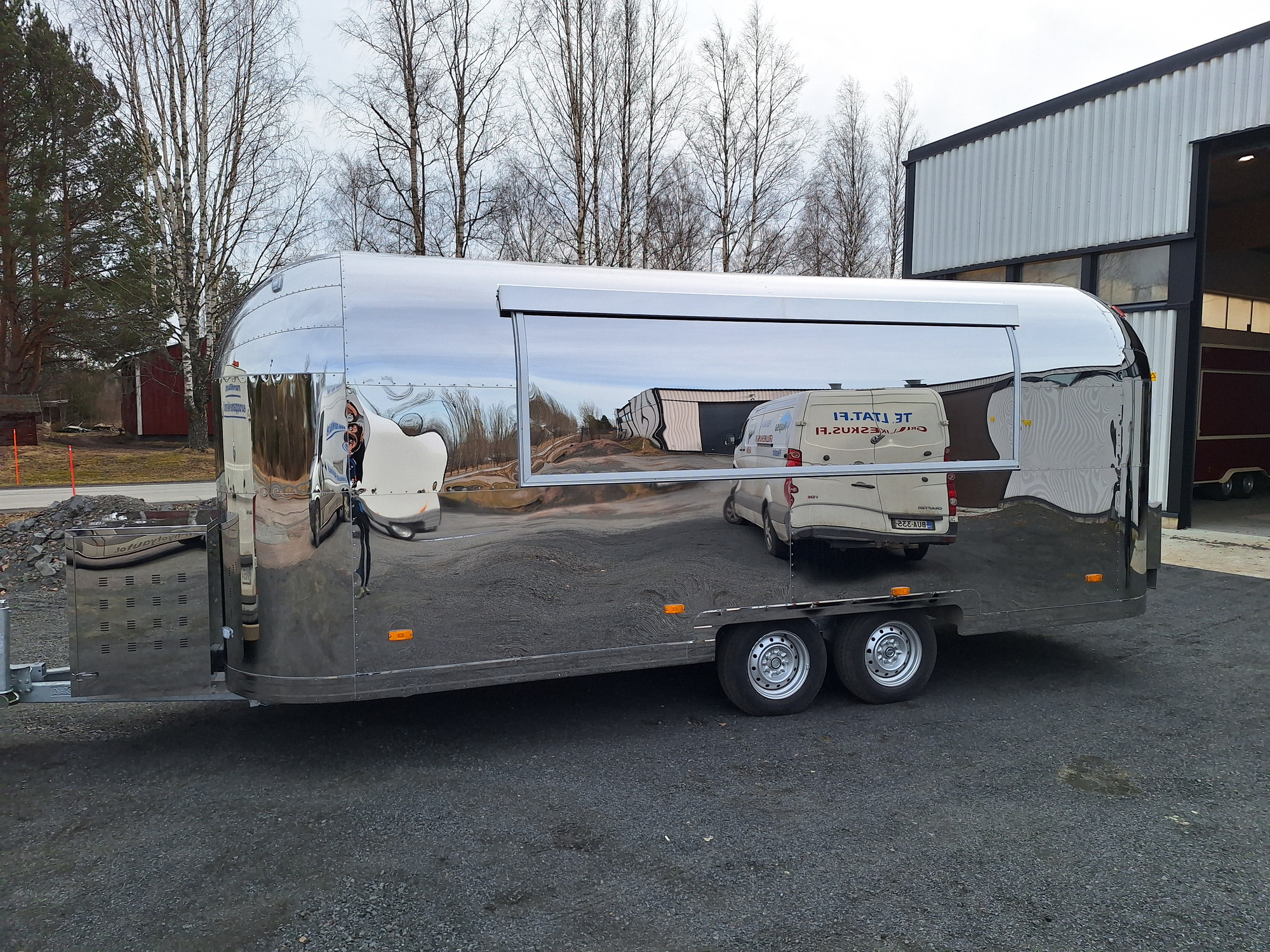 TMK Vaunukeskus Oy - veículos a venda undefined: foto 7